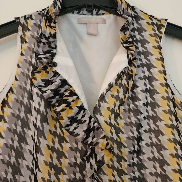 Banana Republic sleeveless  Ruffle houndstooth pattern Blouse  Size xs - Picture 3 of 4